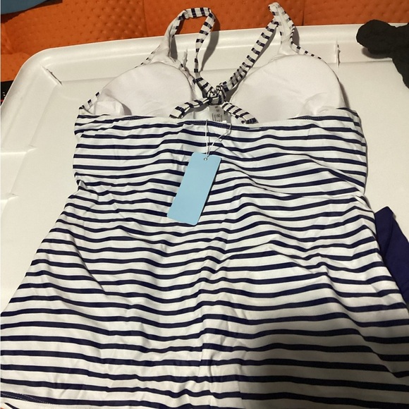 Cupshe Women's Halter Tankini Navy Stripe Swimsuit NWT Size XL - Picture 3 of 3